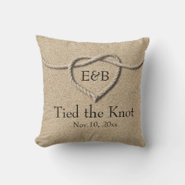 Amarre la almohada de la boda de Knot Beach