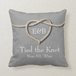 Amarre la almohada del Boda de Burlap gris del nud