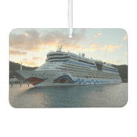 AIDAluna Cruise Ship in Road Town en Tortola