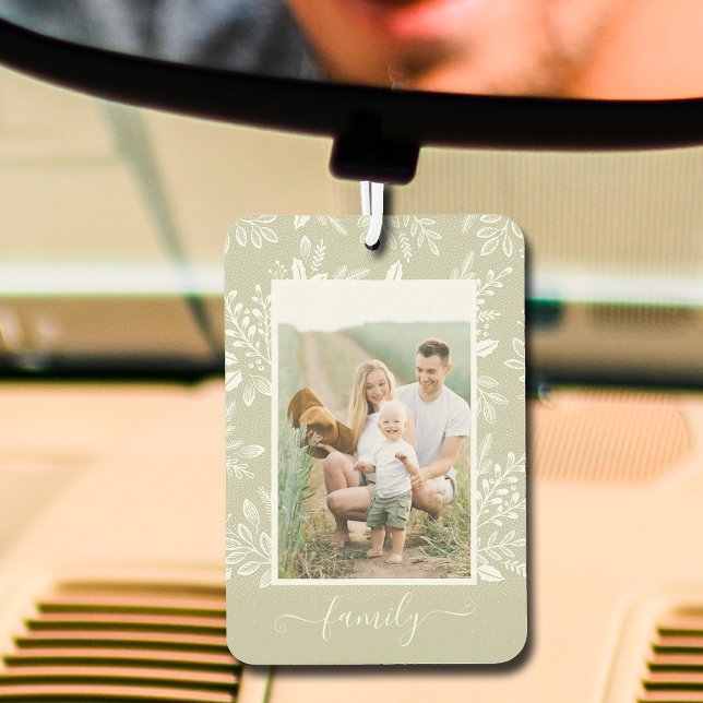Ambientador Auto fotográfico personalizado de la FAMILIA (Your photo and the word FAMILY an a sage green car air freshener with a white botanical border)