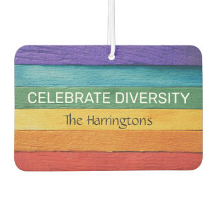 Ambientador Bandera arcoiris texturizada con textura de madera