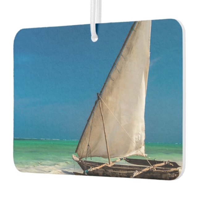 Ambientador Barco de pesca tradicional en la playa (Izquierda)