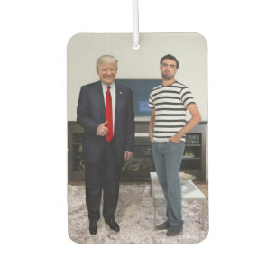 Ambientador Conoció al presidente Donald Trump   Añadir la fot