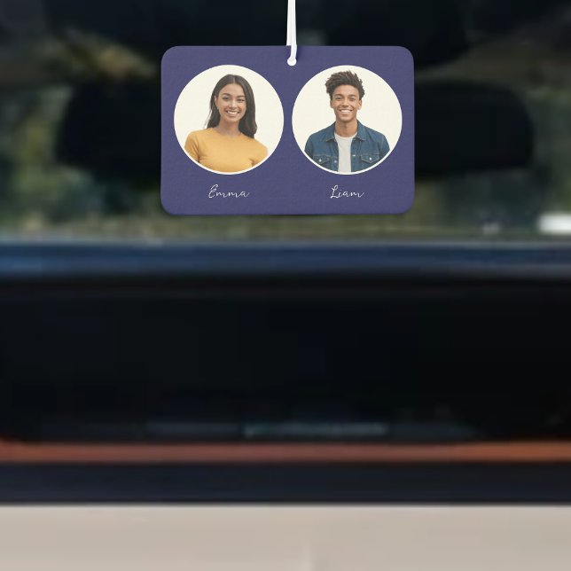 Ambientador Personalizado reversible de nombres de fotos de co (A custom car air freshener with photos of the driver and partner in circles, personalized with names)