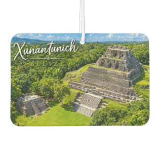 Ambientador Xunantunich sitio arqueológico maya de Belice