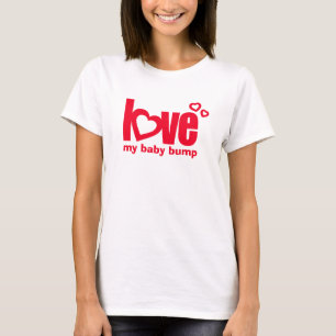 Ame mi camiseta de maternidad del corazón rojo de