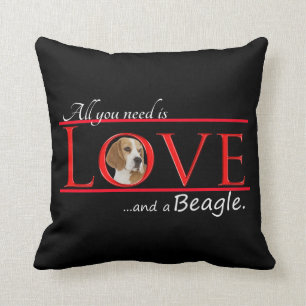 Ame una almohada del beagle