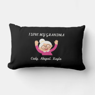 "Amo a mi abuela" lanza almohada con nombres de ni