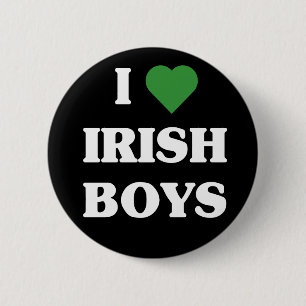 Amo el botón irlandés de los muchachos