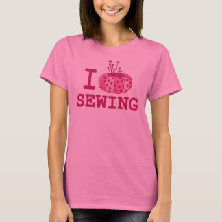 Amo el coser de la camiseta