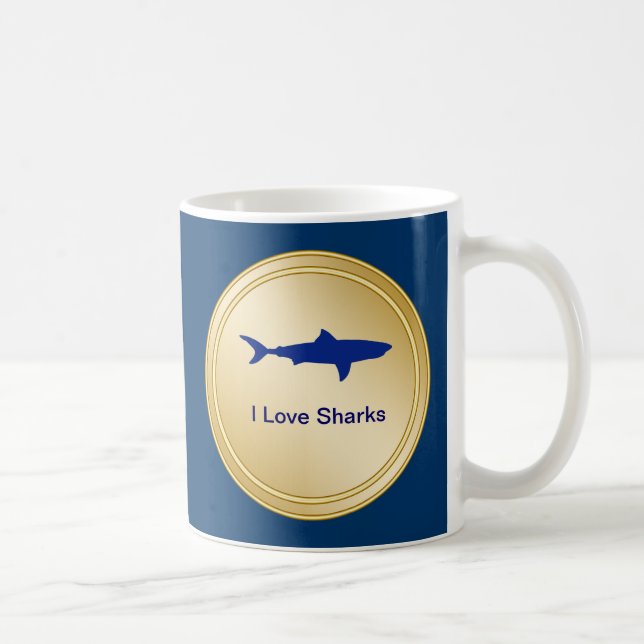 Amo la taza de la bebida de los tiburones (Derecha)