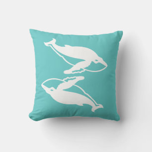 amor de ballena ballenas blancas en almohada azul 