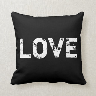 Amor en almohada blanco y negro