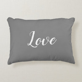 "Amor" en almohada de acento gris y blanco