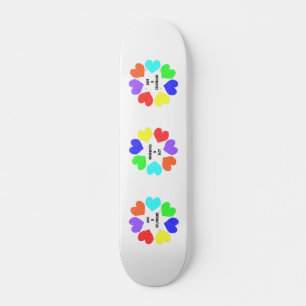 Amor interracial Rainbow Hearts Skateboard