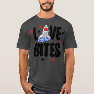 Amor muerde tiburón camisetas de té divertidas muj