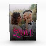 Amor Rosa Foto de Boda Personalizada Iniciales de<br><div class="desc">Celebra tu historia de amor con esta Impresión de Monograma de Pareja de Foto de Boda Personalizada de Amor Rosa Moderno — un recuerdo atemporal diseñado para convertir tu momento favorito en decoración elegante para el hogar. Con la foto que elijas combinada con un monograma contemporáneo y limpio, esta obra...</div>