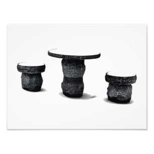 Ampliación de foto de tres bancos redondos de pied