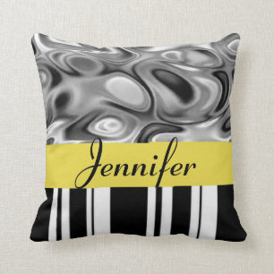 Añada su amarillo conocido y almohada decorativa