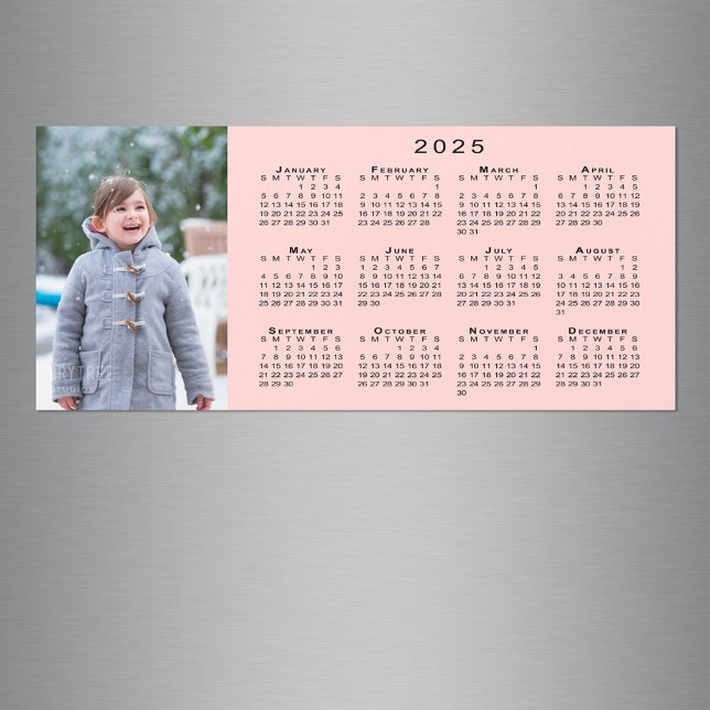 Añadir su calendario de fotos 2025 en imán rosa de (Add Your Photo 2025 Calendar on Coral Pink Magnet in situ)