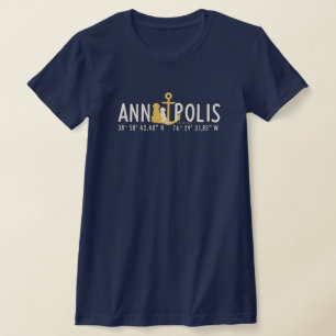 Ancladas mujeres en camiseta de la Marina de Annap