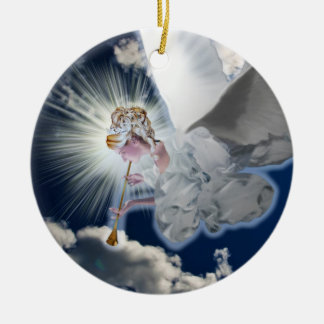 Ángel con el ornamento de la trompeta