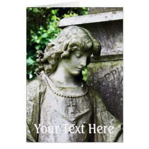 Ángel del jardín de otoño