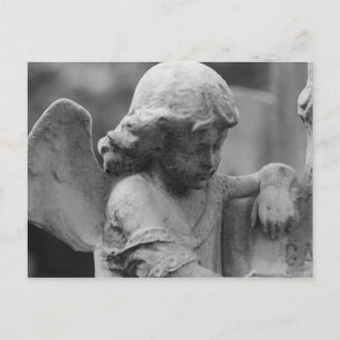 Ángel en la postal del cementerio