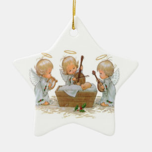 Ángeles en el ornamento cerámico de Manger