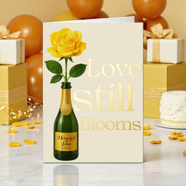 Aniversario Boda Dorado 50 El amor sigue florecien (Golden 50th anniversary card with yellow rose and champagne bottle design)