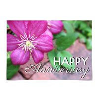 "Aniversario feliz" Clematis en tarjeta de ruta