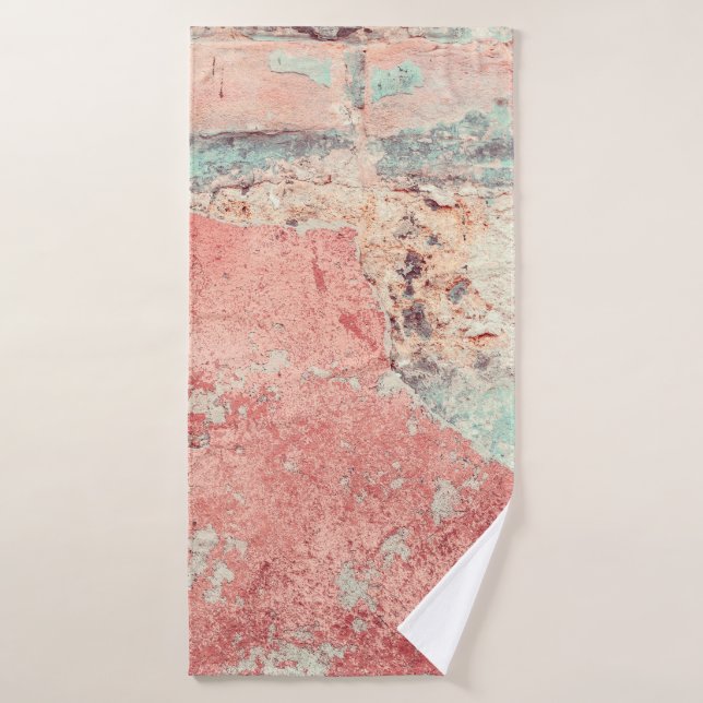 Antiguo muro de hormigón texturado con defectos na (Toalla de baño)