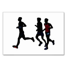 Anunciadores diligentemente, lecturas de tarjetas