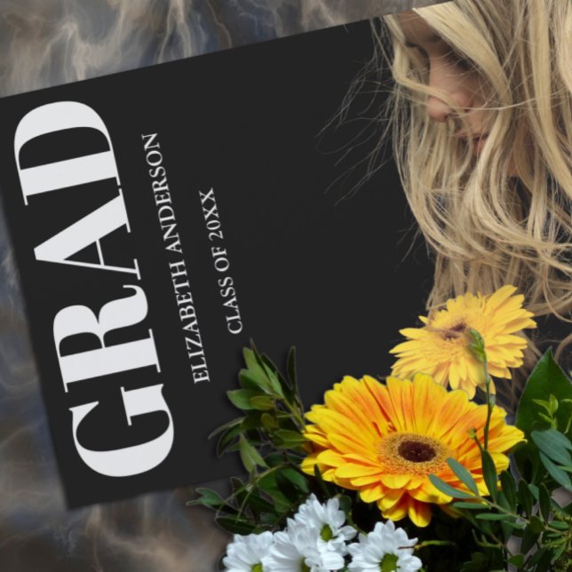 Anuncio Black Modern Minimalist Graduation (Subido por el creador)