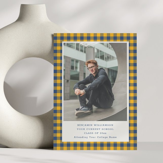 Anuncio Blue Yellow Plaid Buffalo Check Graduation Photo (Subido por el creador)