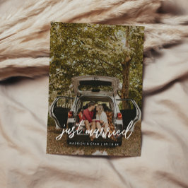 Anuncio Boda con foto de escritura moderna 'Acaban de casa