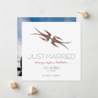 Anuncio Boda de foto de golondrinas besándose y flores de 