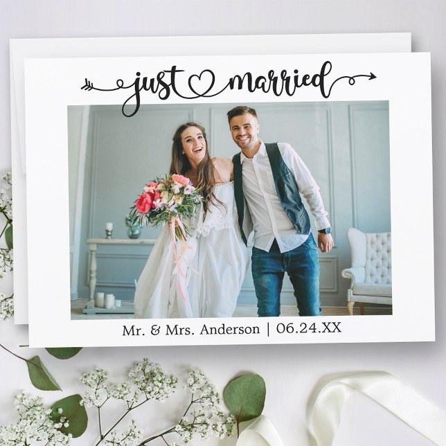Anuncio Calligraphy Heart se acaba de casar con un Boda fo (Customize to change your personalized text size, text style or to add text to back of card.)