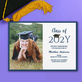 Anuncio Clase de 2024 graduado azul marino Foto Graduación