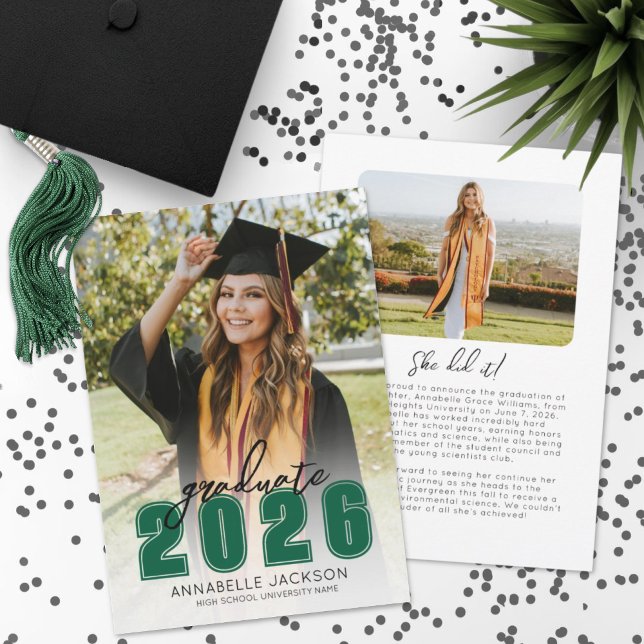 Anuncio Clase De Graduación Verde De Graduado 2025 (Class Of 2026 Graduate Photo Green Graduation Announcement)