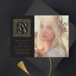 Anuncio Clase fotográfica de año leafy de graduación 2024