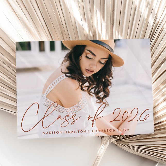 Anuncio Clase moderna de 2025 Foto con guión de terracota (Subido por el creador)