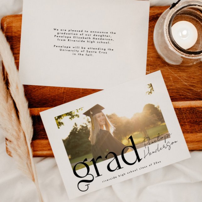 Anuncio Clase moderna en blanco y negro de graduación en 2 (Subido por el creador)