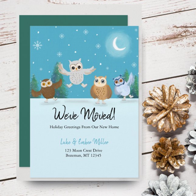 Anuncio Cuatro Lechuzas En Movimiento De Patinaje Sobre Hi (Spread winter cheer with our charming owls, announcing your new address beautifully.)