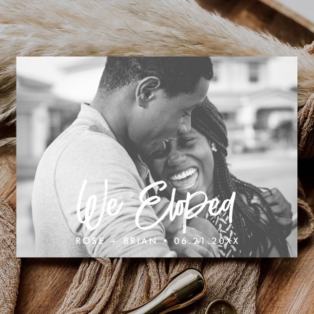 Anuncio de Boda con Foto Personalizada Moderna (Modern custom photo wedding announcements share your exciting news with stylish personality.)