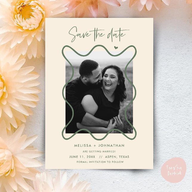 Anuncio de boda de pareja feliz para guardar la fe (Happy Couple Save the date wedding announcement whimsical in Cream Sage Green)