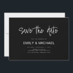 Anuncio de Boda Elegante Moderno Guarde la Fecha<br><div class="desc">Una simple tarjeta de anuncio de boda elegante moderna para guardar la fecha. Personalice este diseño minimalista de invitación de boda en negro y blanco para tener sus datos personales y mensaje.</div>
