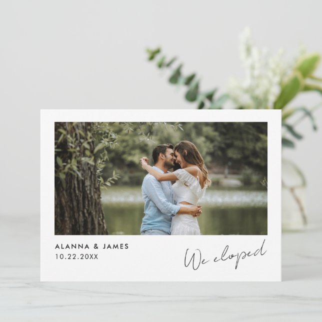 Anuncio de boda moderno con la foto 'Nos escapamos (Anverso de pie)