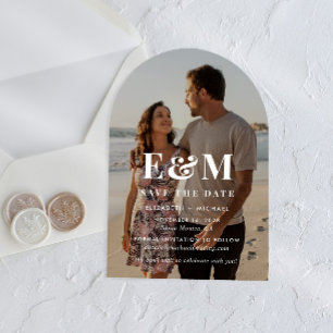Anuncio de bodas con monograma blanco moderno en f
