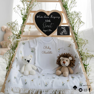 Anuncio de embarazo blanco minimalista personaliza